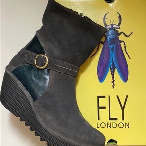 NWT Fly London Diesel Yome Suede Boot